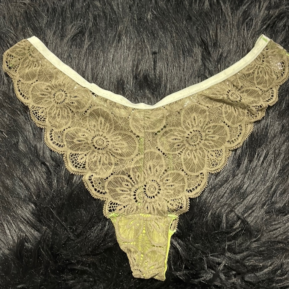 IVY LACE THONG